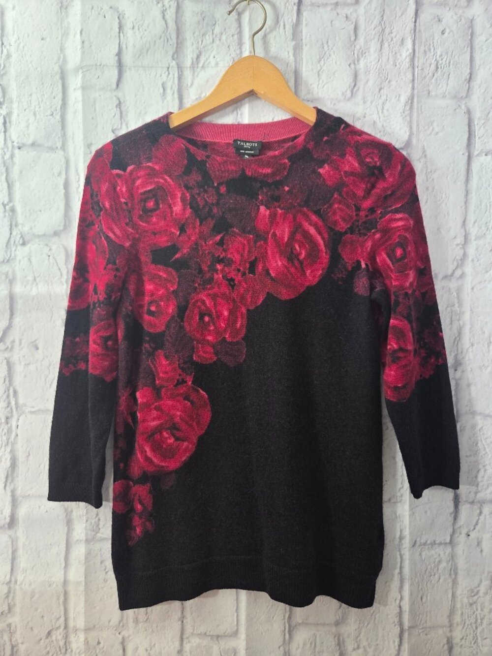 Talbots Medium Petite Black Magenta Floral 100% Cashmere Lightweight Sweater